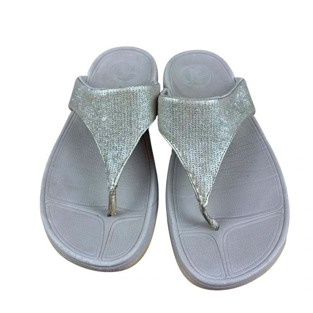 FitFlop Women’s Lulu Crystal Toe-Post Sandals in Latte Beige Measures sz 10